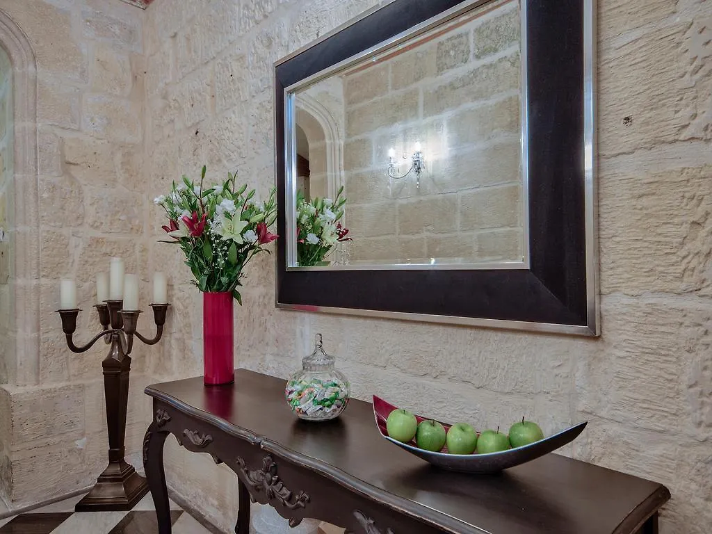 Julesy'S Bnb Bed & Breakfast Senglea  Cospicua