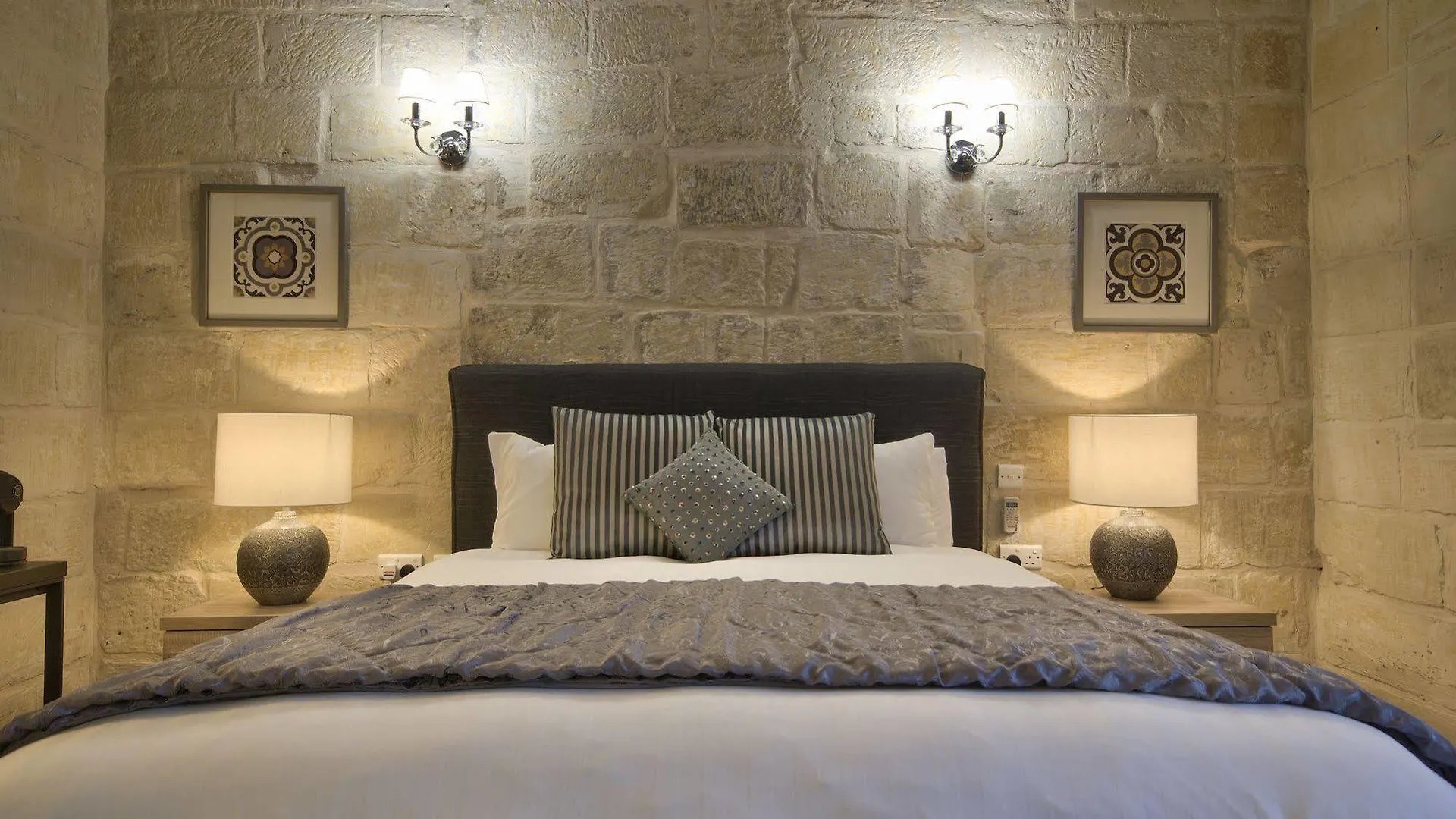 Julesy'S Bnb Bed & Breakfast Senglea