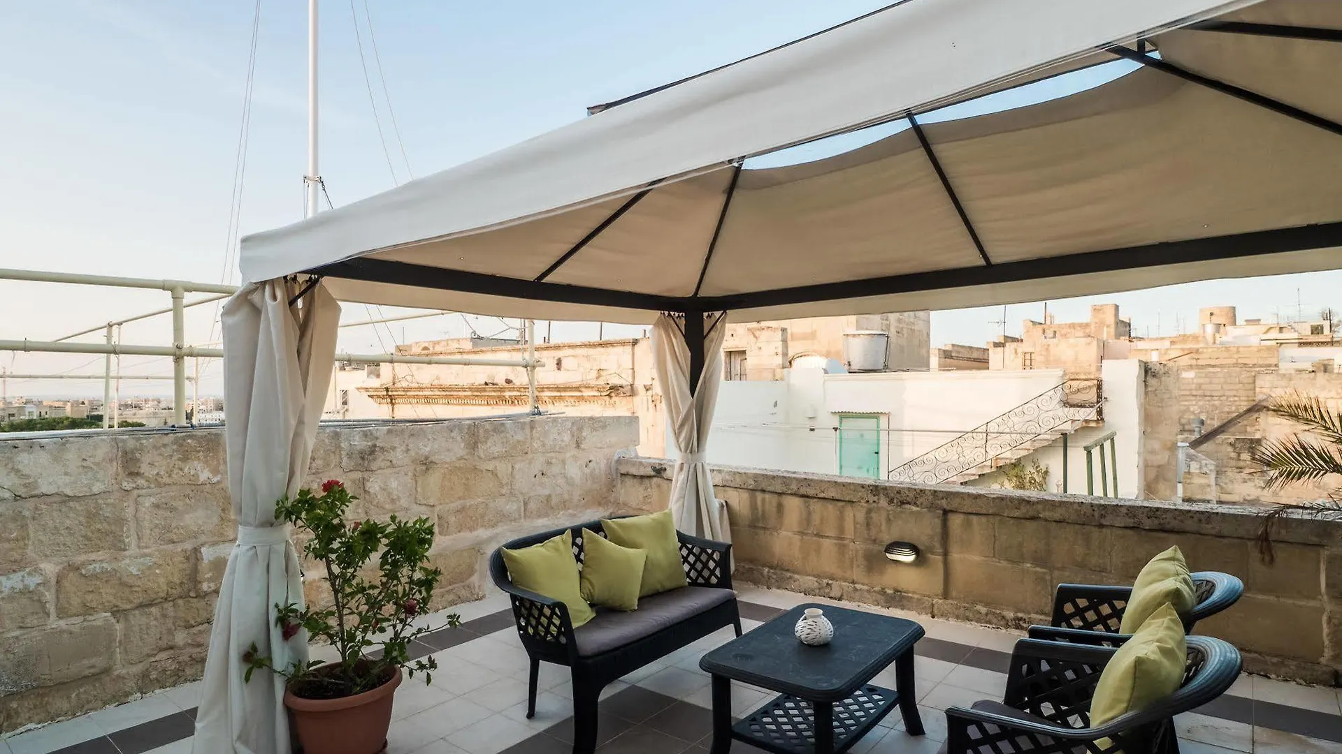 Julesy'S Bnb Bed & Breakfast Senglea